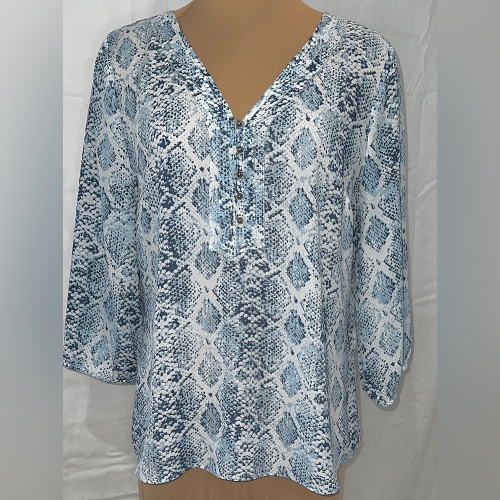 White House Black Market Blue and White Blouse